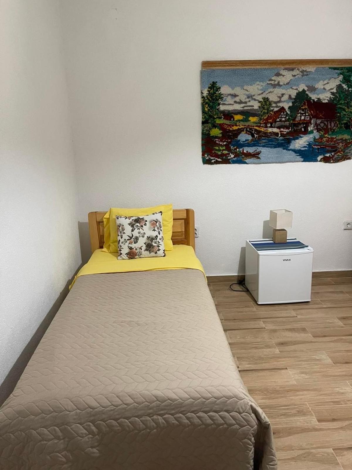 Visitor Yard Panzió Plav Kültér fotó