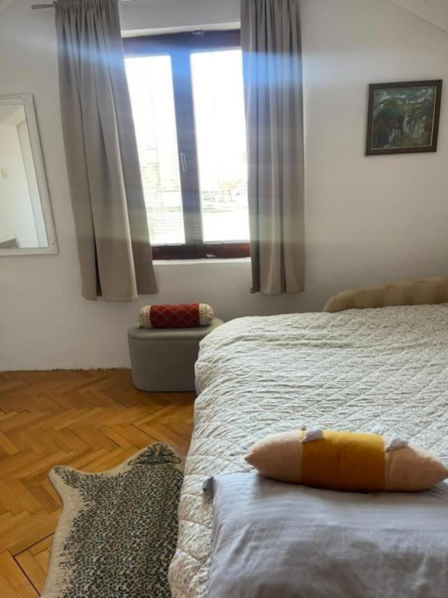 Visitor Yard Panzió Plav Kültér fotó