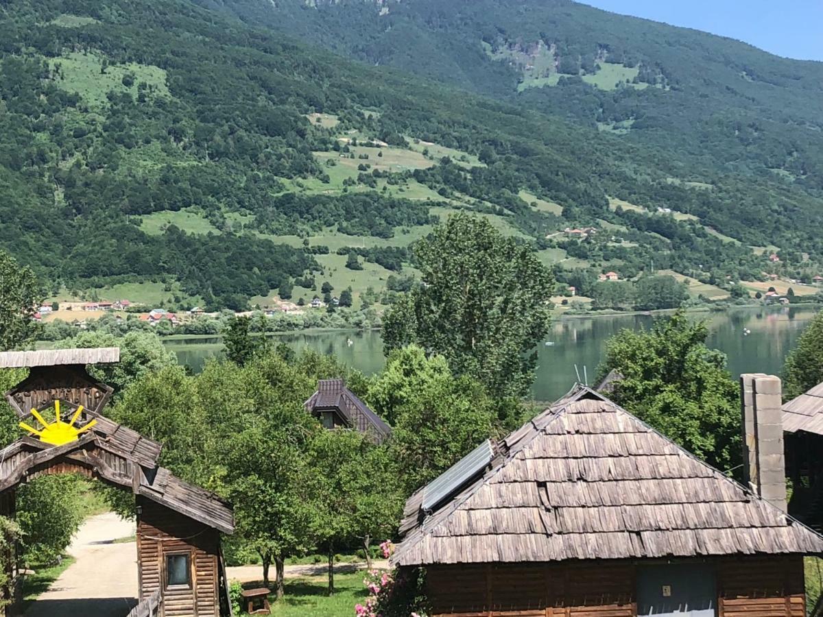 Visitor Yard Panzió Plav Kültér fotó